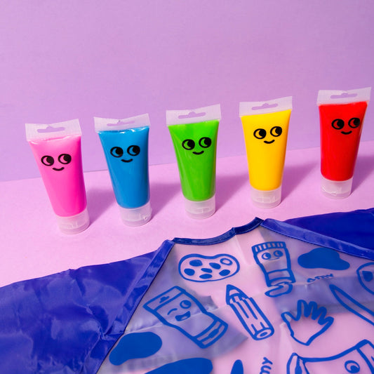 OMY Finger Paint Kit – 5 Colors + Smock in use