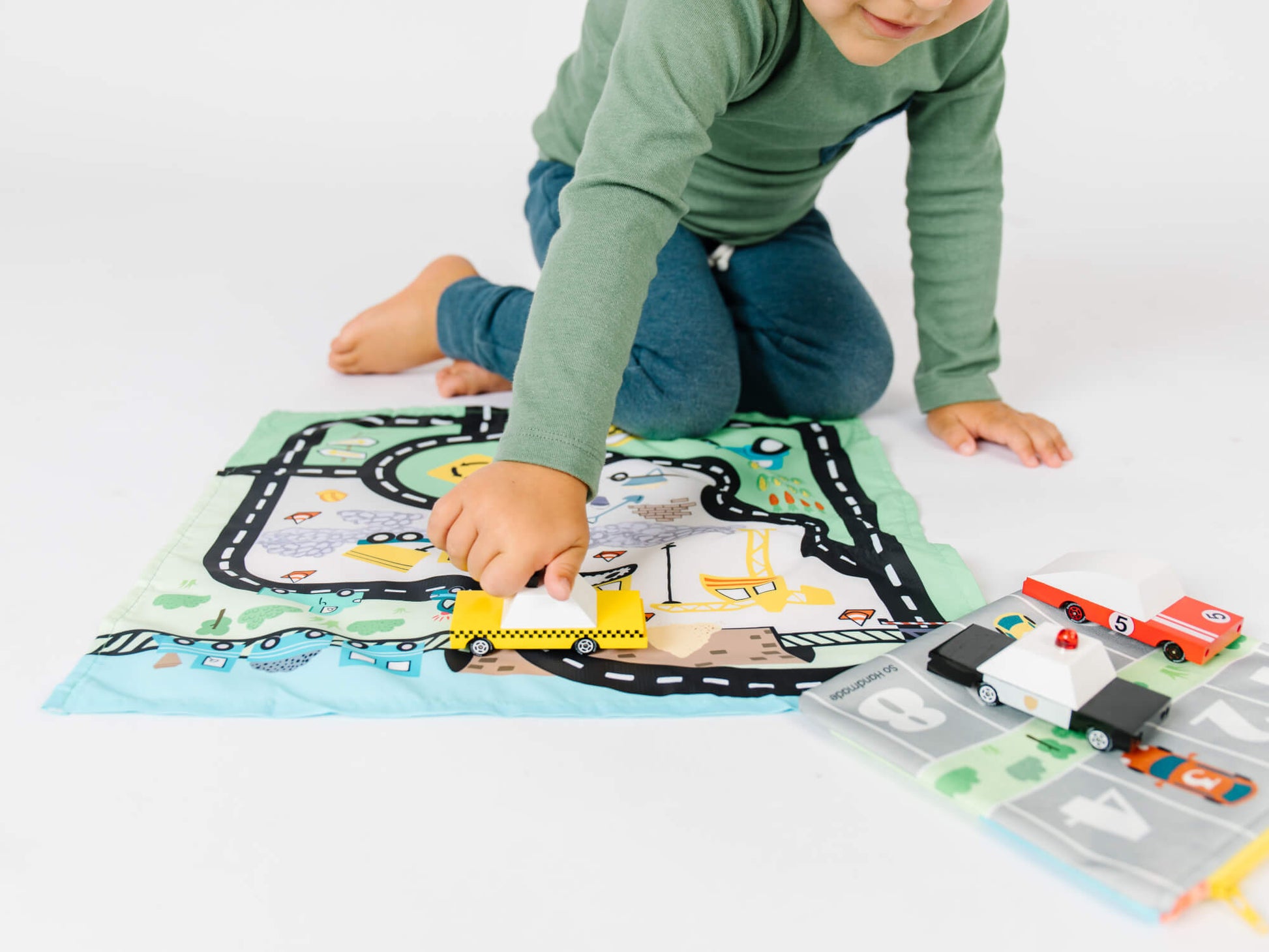 Toy Car Mat with Cars - All-in-One Travel Play Set – BrightSprig
